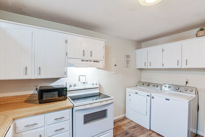 Pet-friendly Madison Home: 11 Mi to Dtwn Nashville