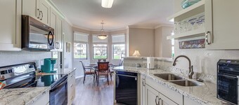 First-floor Condo w/ Pool Access in Mesa!