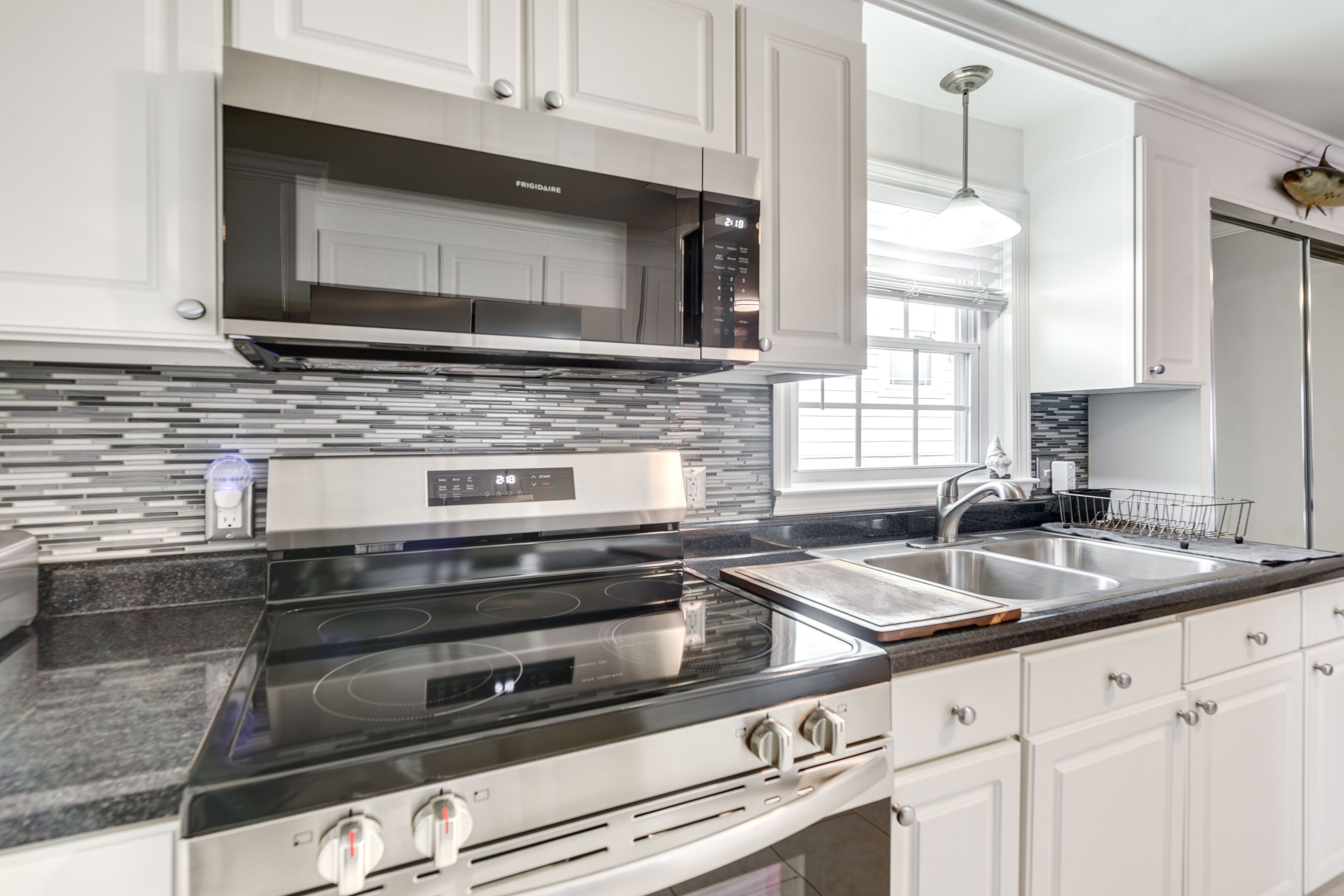 公寓 (0 Bedroom) | 私人廚房 | 微波爐、烤箱、爐台、鍋具/餐盤/廚房用品