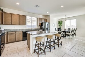 House (4 Bedrooms) | Interior