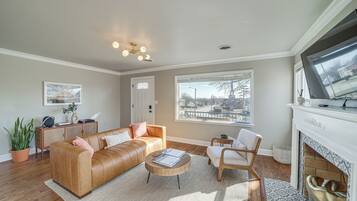 House (3 Bedrooms) | Front of property