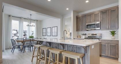 12 Mi to Sand Hollow: Spacious Home w/ Game Room