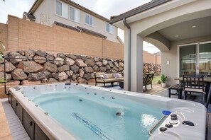 House (5 Bedrooms) | Interior