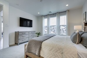 House (5 Bedrooms) | Interior