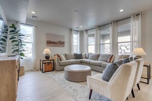 House (5 Bedrooms) | Interior - 12 Mi to Sand Hollow: Spacious Home w/ Game Room (Washington)