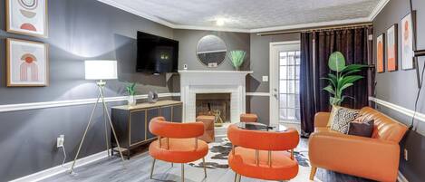 Apartment (3 Bedrooms) | Front of property