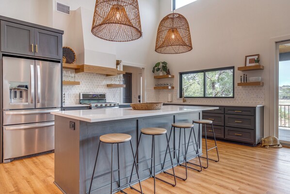 House (4 Bedrooms) | Front of property