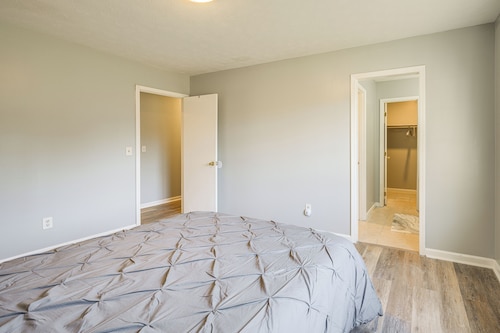 5 Mi to Fort Moore: Quiet Columbus Home w/ Yard