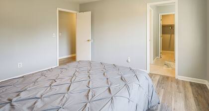 5 Mi to Fort Moore: Quiet Columbus Home w/ Yard