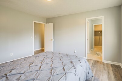 5 Mi to Fort Moore: Quiet Columbus Home w/ Yard