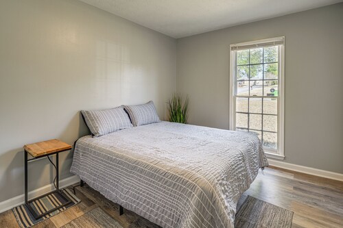 5 Mi to Fort Moore: Quiet Columbus Home w/ Yard