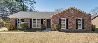 5 Mi to Fort Moore: Quiet Columbus Home w/ Yard