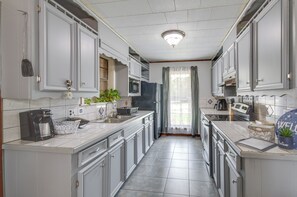 Apartment (1 Bedroom) | Interior - 9 Mi to Water Park: Silver Creek Gem w/ Fireplace! (Silver Creek)