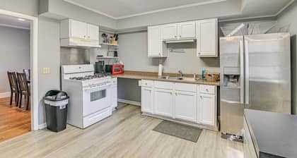 Charming Starkville Rental ~ 2 Mi to Msu!