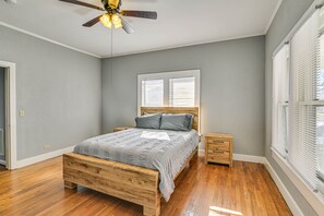 ハウス (5 Bedrooms) | 5 室のベッドルーム、ベッドシーツ