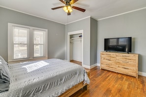 House (5 Bedrooms) | 5 bedrooms, bed sheets