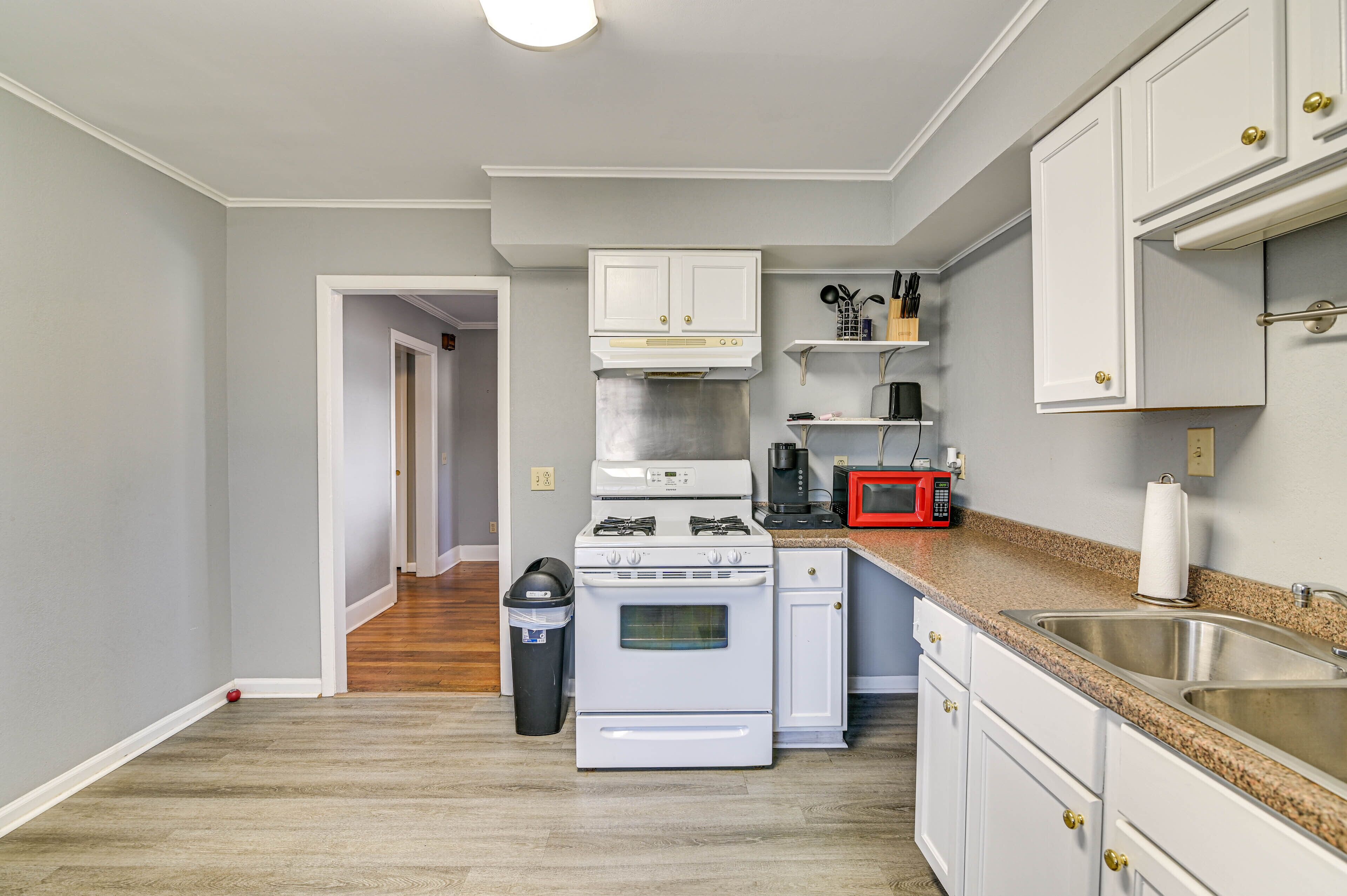 House (5 Bedrooms) | Interior