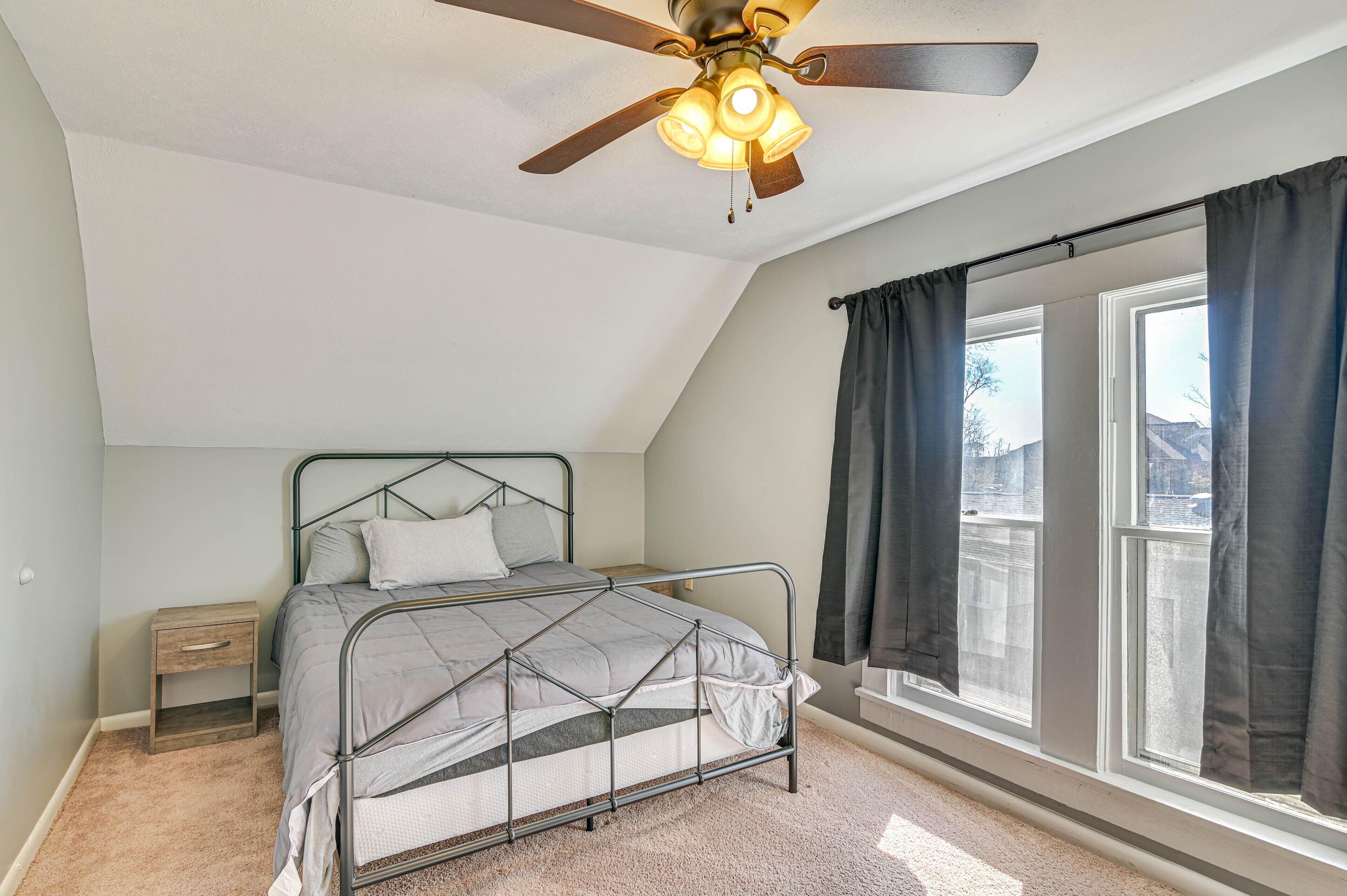 House (5 Bedrooms) | 5 bedrooms, bed sheets
