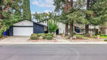 House (3 Bedrooms) | Front of property