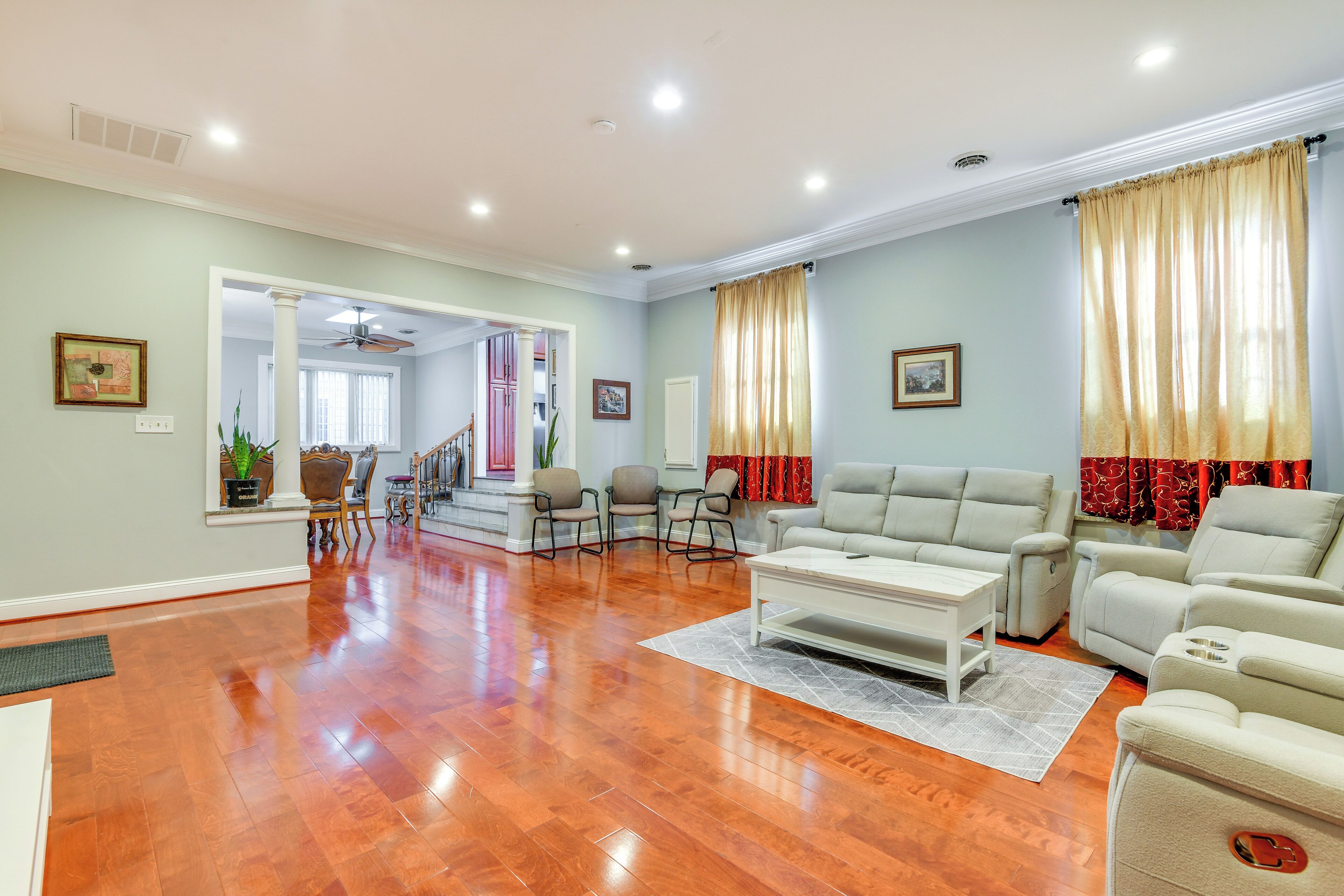 House (5 Bedrooms) | Interior