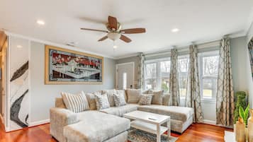 House (5 Bedrooms) | Interior
