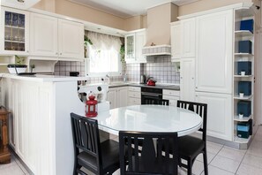 Leilighet | Eget kjøkken | Kjøleskap, ovn, oppvaskmaskin og brødrister