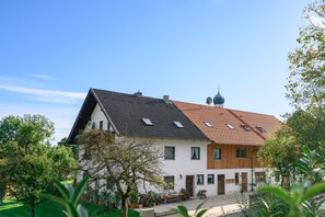 Exterior - Ferienwohnung Roche Hof in Pähl - Gemütlich, Ländlich und mit Liebe zum Detail (Pähl)