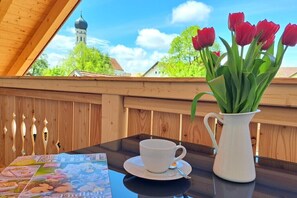 Outdoor dining - Ferienwohnung Roche Hof in Pähl - Gemütlich, Ländlich und mit Liebe zum Detail (Pähl)