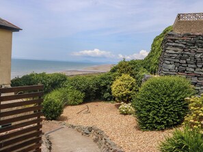 Cottage | Property grounds - Morolwg (Barmouth)