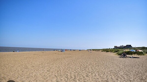 Cabin | Beach - Sandy Paws Anderby Creek - Very Dog Friendly (Skegness)