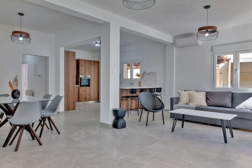 Phaedrus Living: Luxury Residence Faneromeni