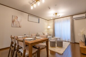 Superior House | Dining room