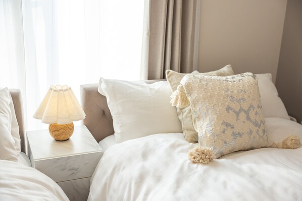 Superior House | 2 bedrooms, individually decorated, individually furnished, desk - Ten-Cha House - Self-Check In Only (Osaka)