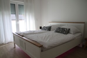 3 Schlafzimmer, Bügeleisen/Bügelbrett, WLAN