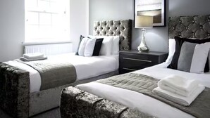 Unclassified image, 2 of 26, button - 2 Bedroom Heron Apt Leamington Spa (Royal Leamington Spa)
