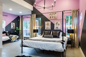 8 Schlafzimmer, Schreibtisch, Bügeleisen/Bügelbrett, WLAN