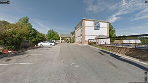 Front of property - Garden Inn Hotel (Union City)