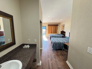 標準雙人房 | 高級寢具、羽絨被、記憶床墊、布置獨特