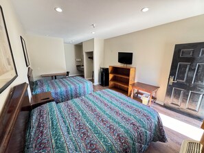 標準雙人房 | 起居區 | LED 液晶電視、地暖系統