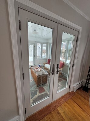 Interior - BELMONT WEEK RENTAL 1/4th mile from the track! (Saratoga Springs)