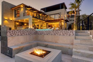 Terrace/patio - Casa Sonrisa: Modern home on Club Campestre Golf. Promos available. (San Jose del Cabo)