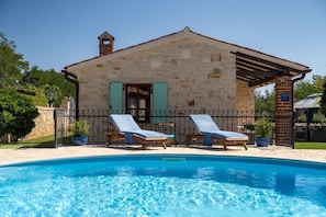 Piscine extérieure
