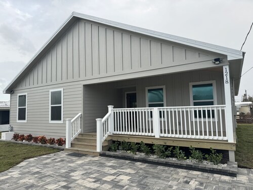 Buckhead Cabin Retreat, Brand New Canal front Cabin with Lake O Access