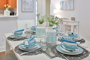 Dining - Happy Ours! Newly Renovated - Private Heated Pool, Screened in Lanai (Bradenton)