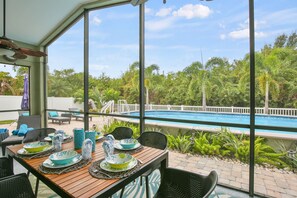 Pool - Happy Ours! Newly Renovated - Private Heated Pool, Screened in Lanai (Bradenton)