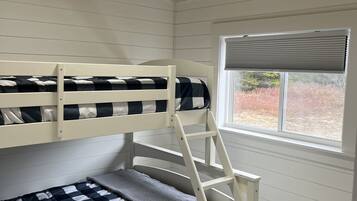 2 多间卧室、免费 WiFi、床单