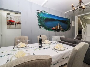 Cottage | Dining - Rock Hollow (Halifax)