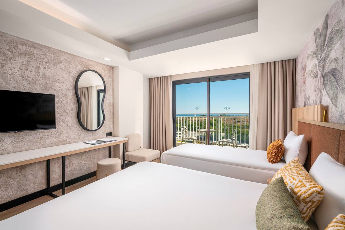 Egyptian cotton sheets, premium bedding, free minibar, in-room safe
