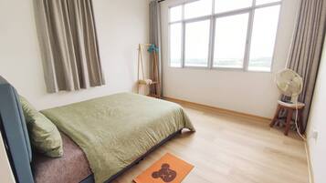 2 bedrooms, desk, iron/ironing board, free WiFi