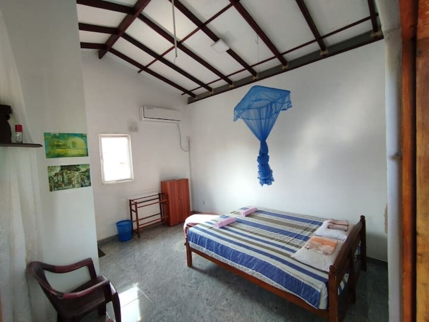 4 bedrooms, iron/ironing board, travel crib, free WiFi